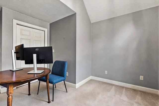 161 South St, Upton, MA 01568