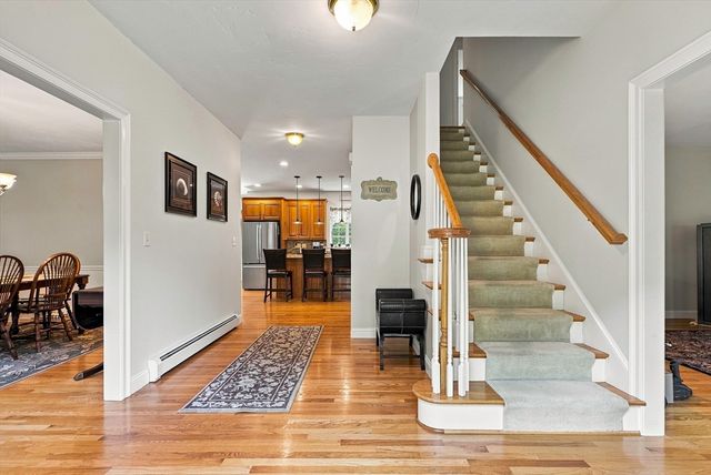 161 South St, Upton, MA 01568
