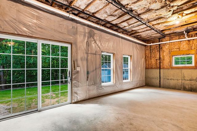161 South St, Upton, MA 01568