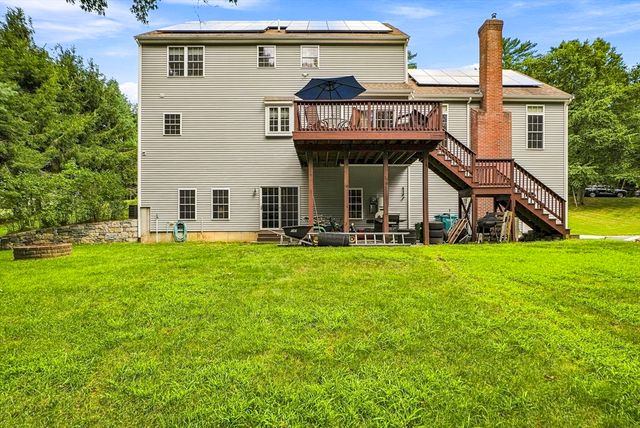 161 South St, Upton, MA 01568
