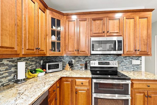 161 South St, Upton, MA 01568