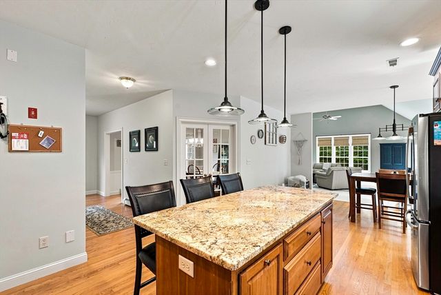 161 South St, Upton, MA 01568