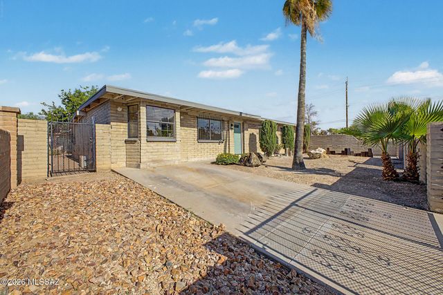 4861 S Calle Pamplona, Tucson, AZ 85714