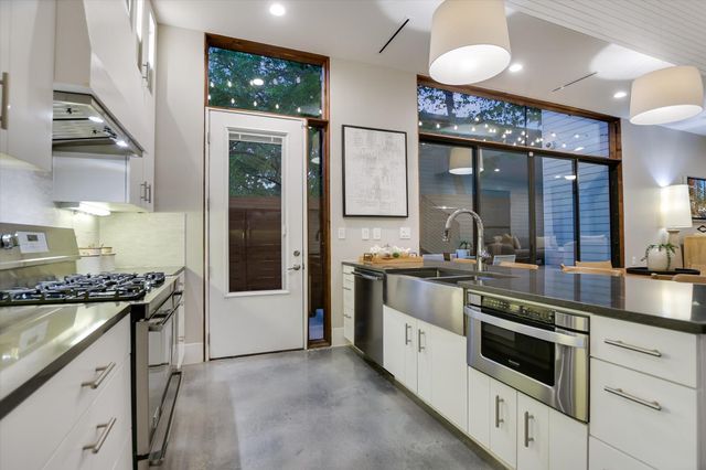 607 Terrell Hill DR A, Austin, TX 78704