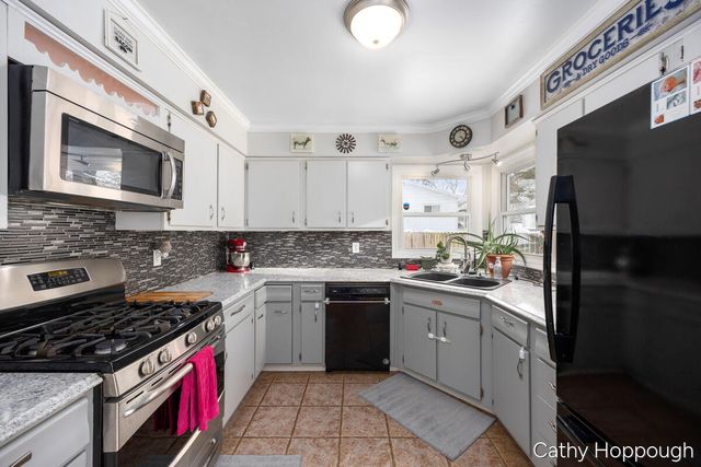 8511 Riverest Drive, Portland, MI 48875