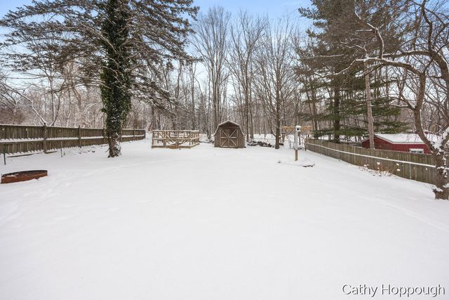 8511 Riverest Drive, Portland, MI 48875