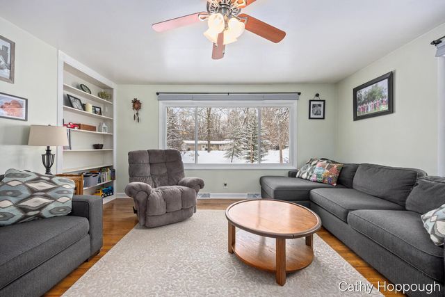 8511 Riverest Drive, Portland, MI 48875