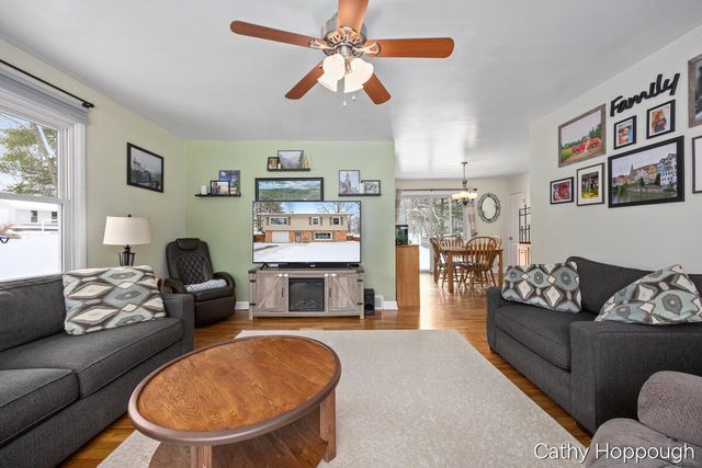 8511 Riverest Drive, Portland, MI 48875