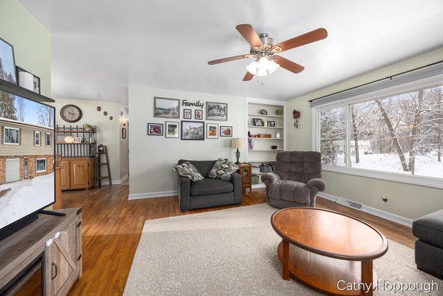 8511 Riverest Drive, Portland, MI 48875