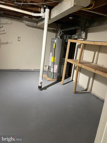 2410 LEWISDALE DR, Hyattsville, MD 20783