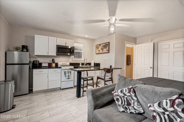 2841 N Richey Boulevard, Tucson, AZ 85716