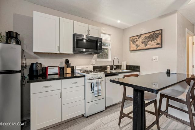 2841 N Richey Boulevard, Tucson, AZ 85716