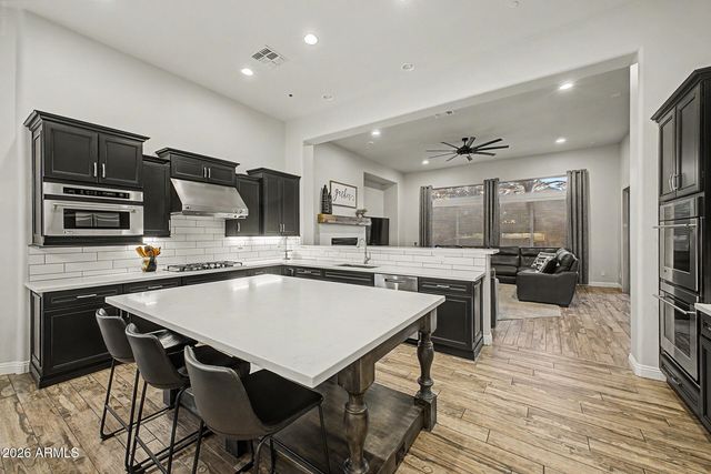 27814 N 15TH Drive, Phoenix, AZ 85085