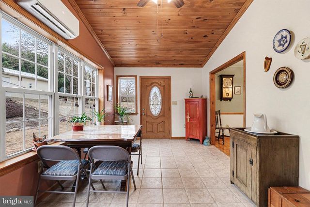 21 BRIARDALE RD, Dauphin, PA 17018