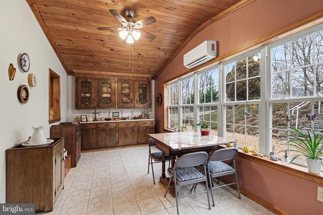 21 BRIARDALE RD, Dauphin, PA 17018