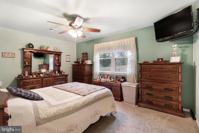 21 BRIARDALE RD, Dauphin, PA 17018