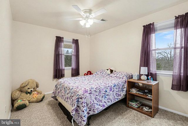 21 BRIARDALE RD, Dauphin, PA 17018