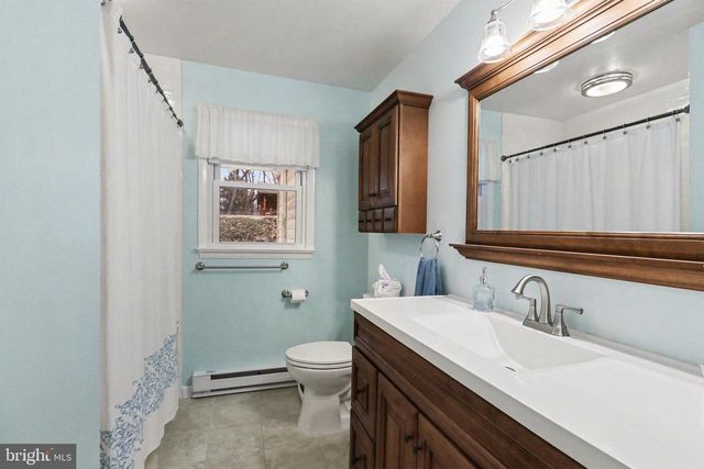 21 BRIARDALE RD, Dauphin, PA 17018