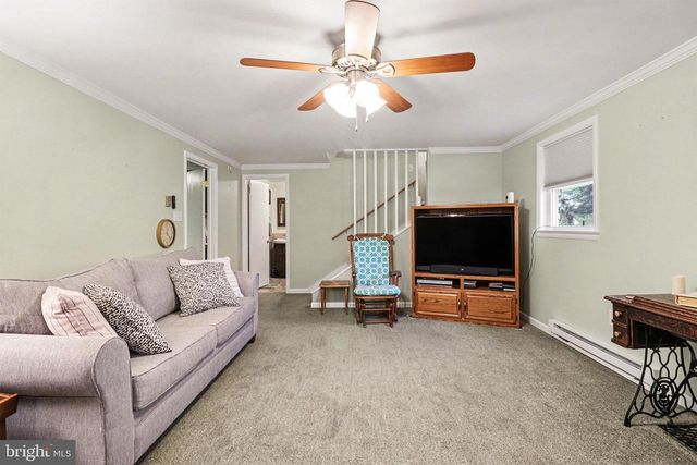 21 BRIARDALE RD, Dauphin, PA 17018