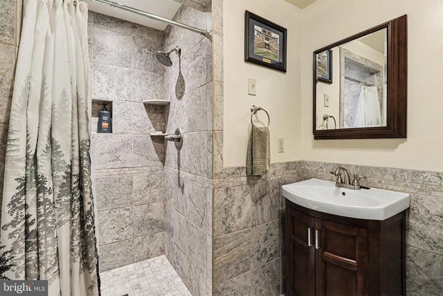 21 BRIARDALE RD, Dauphin, PA 17018