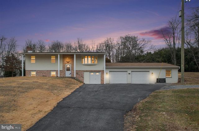 21 BRIARDALE RD, Dauphin, PA 17018