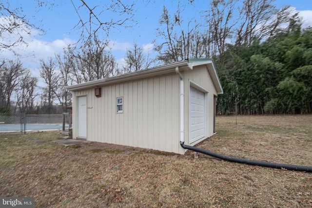 21 BRIARDALE RD, Dauphin, PA 17018