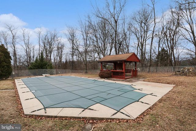 21 BRIARDALE RD, Dauphin, PA 17018