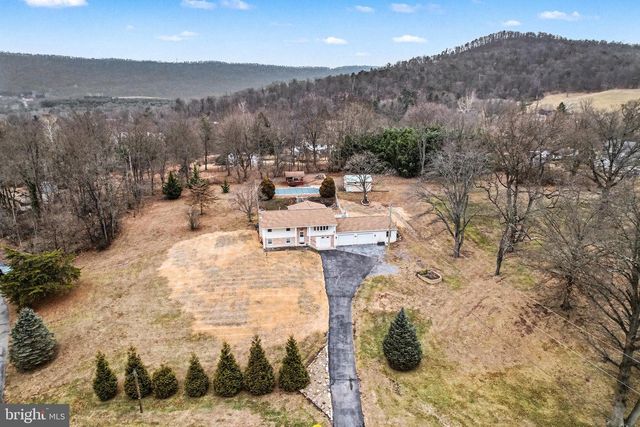 21 BRIARDALE RD, Dauphin, PA 17018