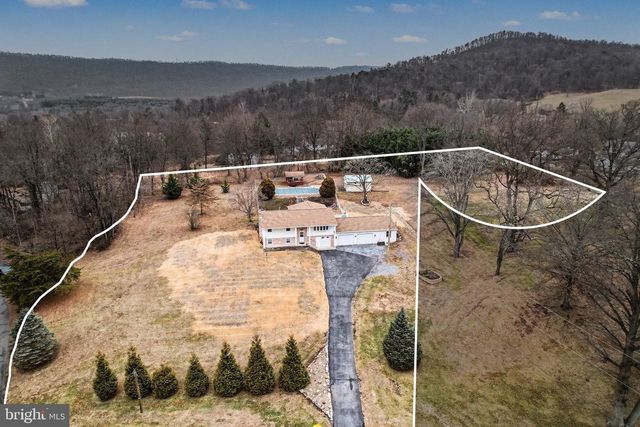 21 BRIARDALE RD, Dauphin, PA 17018