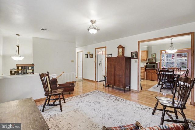 21 BRIARDALE RD, Dauphin, PA 17018