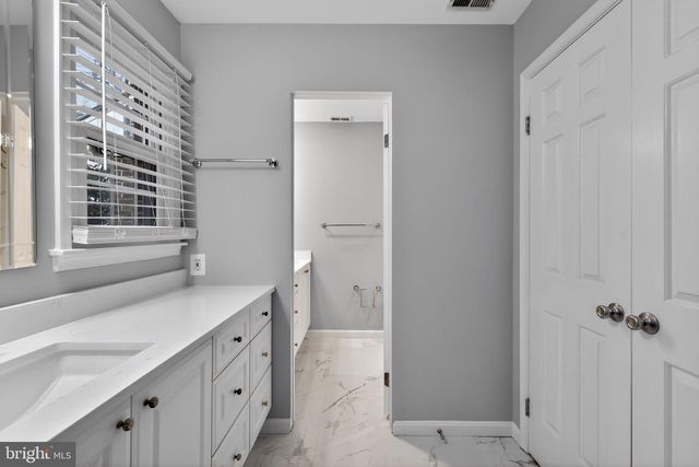 7333 LEWINSVILLE PARK CT, Mclean, VA 22101