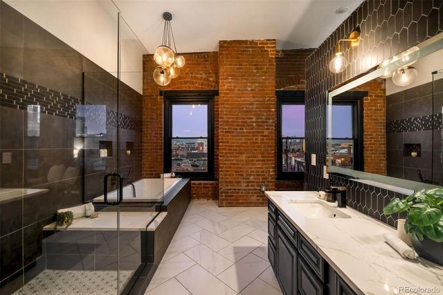 2560 Blake Street 402, Denver, CO 80205