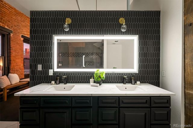 2560 Blake Street 402, Denver, CO 80205