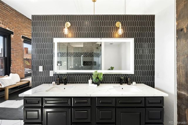 2560 Blake Street 402, Denver, CO 80205