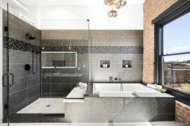 2560 Blake Street 402, Denver, CO 80205