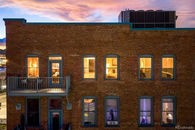 2560 Blake Street 402, Denver, CO 80205