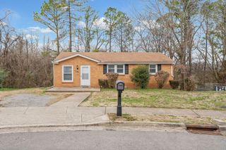 671 Shelton Ct, Clarksville, TN 37040