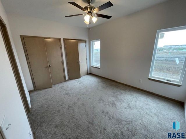 3408 S Heather Ave, Sioux Falls, SD 57106