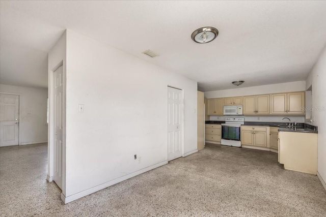 875 VALENCIA ROAD, South Daytona, FL 32119