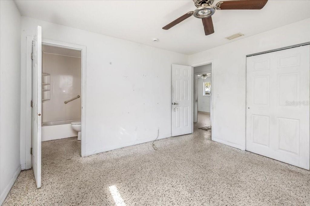 Image 15 of property listing at 875 VALENCIA ROAD, South Daytona, FL 32119