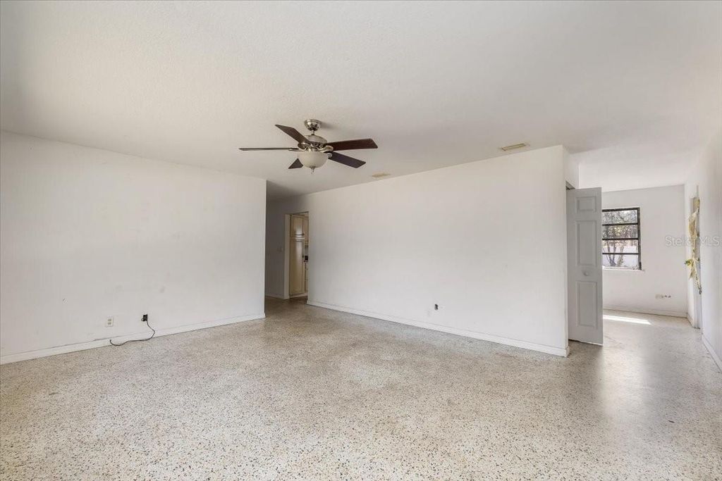 Image 7 of property listing at 875 VALENCIA ROAD, South Daytona, FL 32119