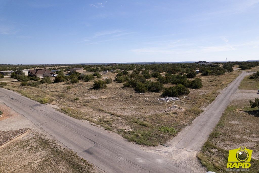 Image 3 of property listing at 16920 Caballo Blanco Lane, Christoval, TX 76935