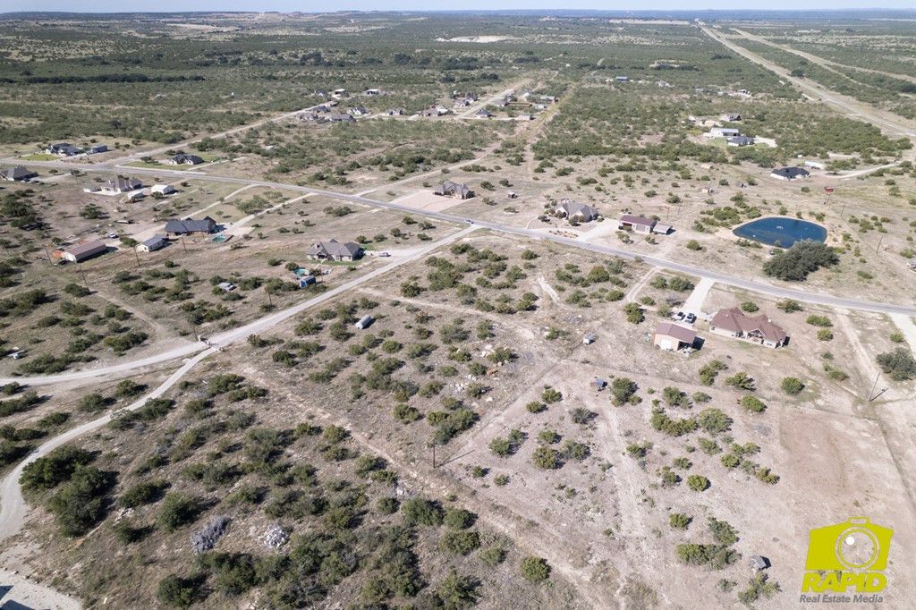 Image 6 of property listing at 16920 Caballo Blanco Lane, Christoval, TX 76935