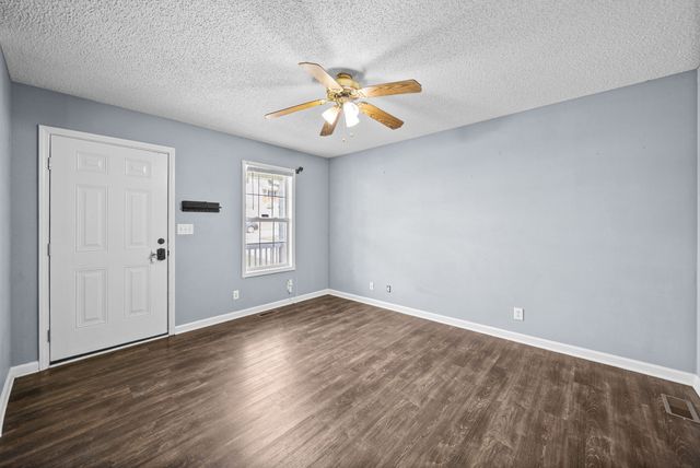 260 Audrea Ln, Clarksville, TN 37042