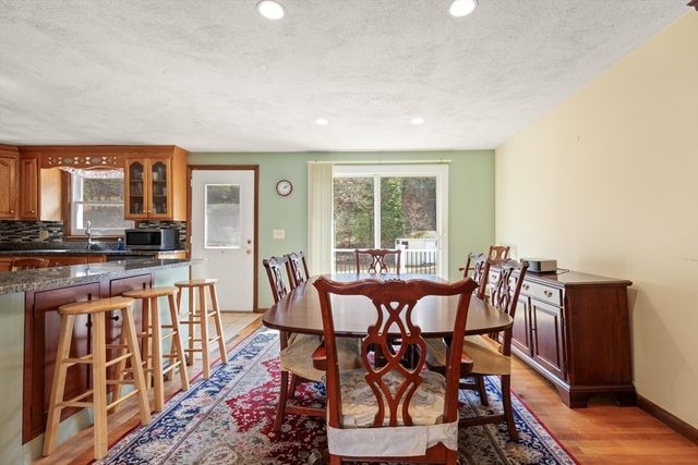 26 Sandy Ridge Cir, Sharon, MA 02067