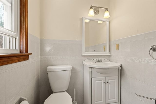 26 Sandy Ridge Cir, Sharon, MA 02067