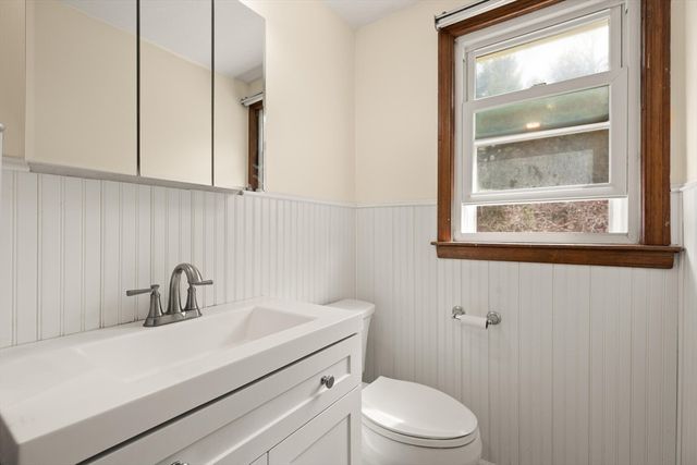 26 Sandy Ridge Cir, Sharon, MA 02067