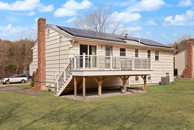 26 Sandy Ridge Cir, Sharon, MA 02067