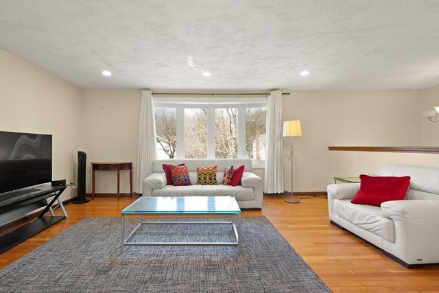 26 Sandy Ridge Cir, Sharon, MA 02067