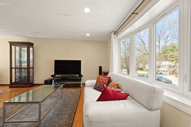 26 Sandy Ridge Cir, Sharon, MA 02067